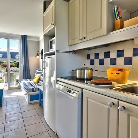 LocaLise - Maison E2 au Guilvinec - A 20m de la mer avec jardin et piscine - Tout à pied, plage, port, centre commerces, marché - Wifi inclus - Vue mer de la chambre - Animaux bienvenus - Linge de lit inclus Exterior foto