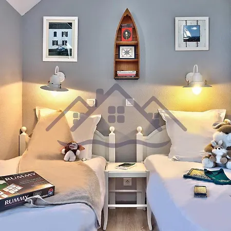 LocaLise - Maison E2 au Guilvinec - A 20m de la mer avec jardin et piscine - Tout à pied, plage, port, centre commerces, marché - Wifi inclus - Vue mer de la chambre - Animaux bienvenus - Linge de lit inclus Exterior foto