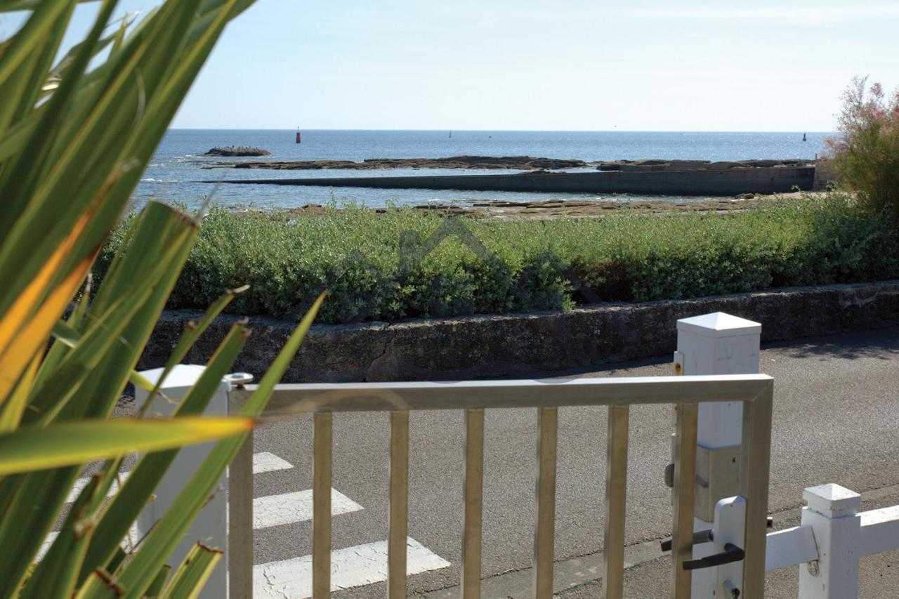 Maison E2: Seaside Retreat With Pool And Garden Holiday home *