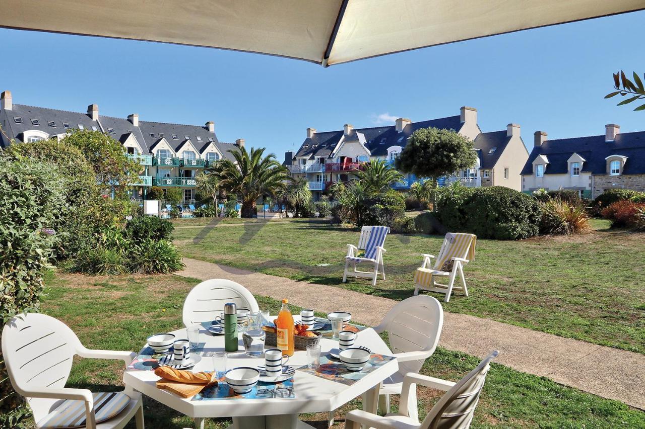 Maison E2: Seaside Retreat With Pool And Garden Holiday home Guilvinec