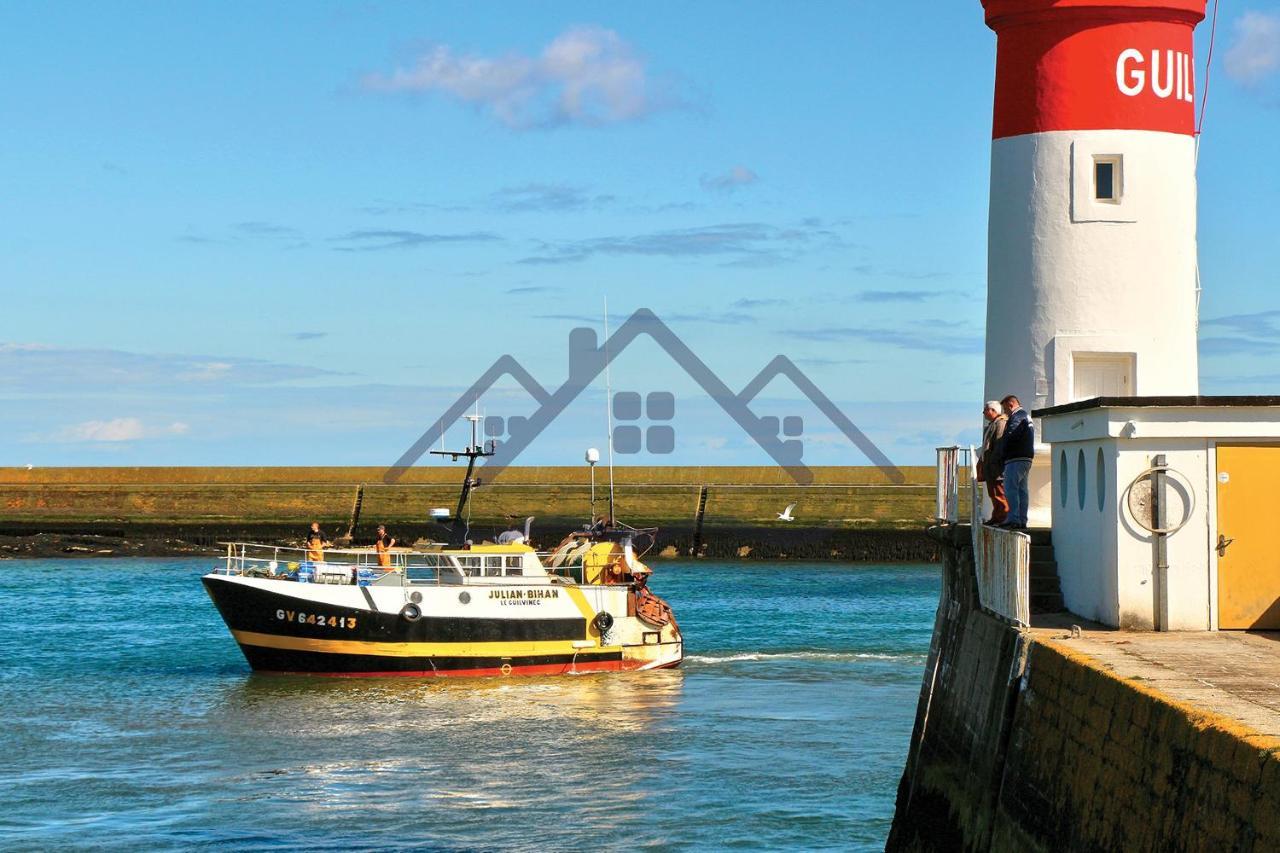 Maison E2: Seaside Retreat With Pool And Garden Holiday home *